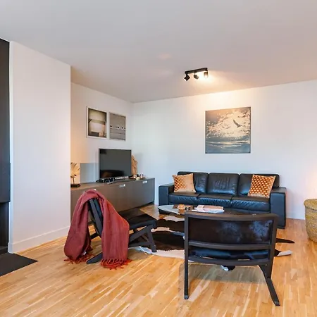 Daire Unique Two Bedroom Nearby The Sea