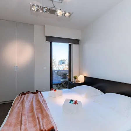 Daire Unique Two Bedroom Nearby The Sea *